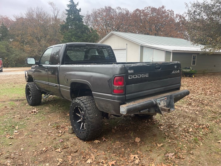 1997-dodge-2500-image-4