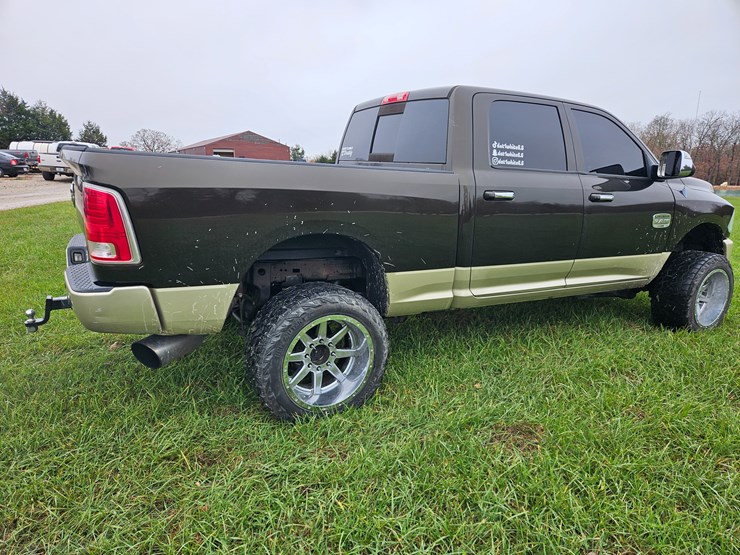 2014-dodge-2500-image-15