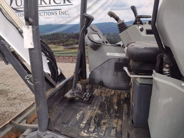 bobcat-e32-image-12