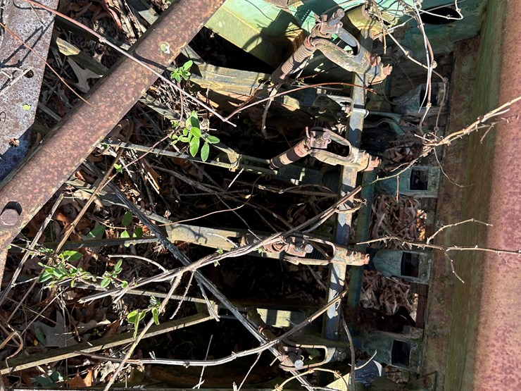 john-deere-12-image-25