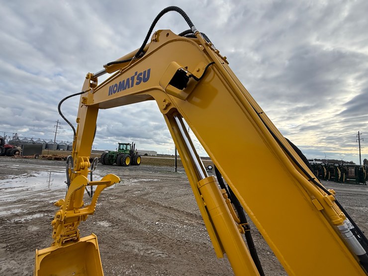 komatsu-pc56-7-image-40