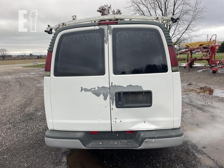 2002-chevrolet-express-2500-image-4