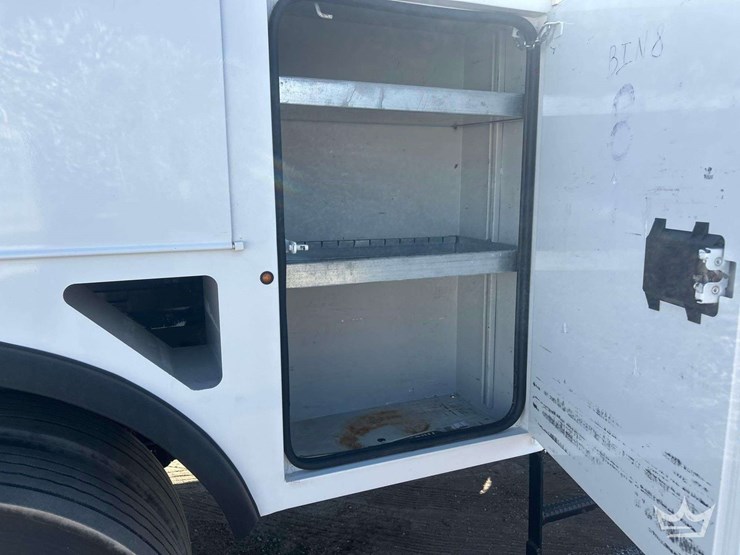 2017-ford-f750-image-35