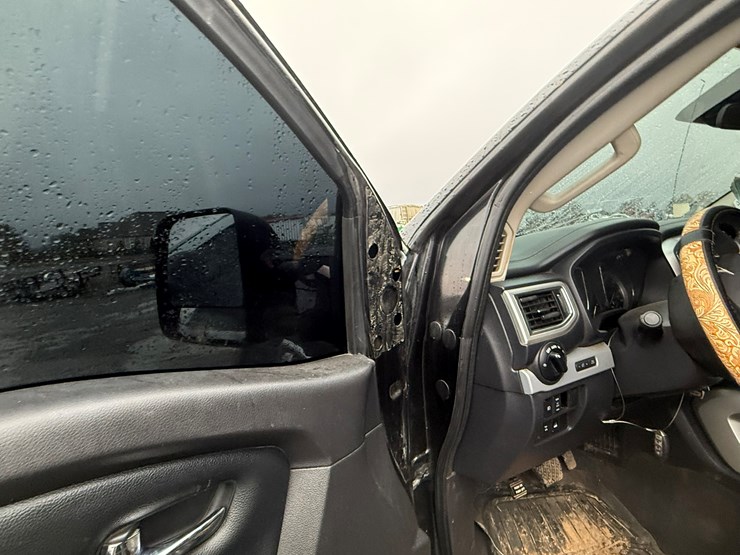 2017-nissan-titan-image-42