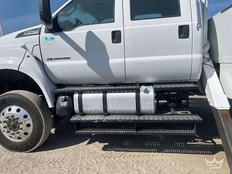 2017-ford-f750-image-21