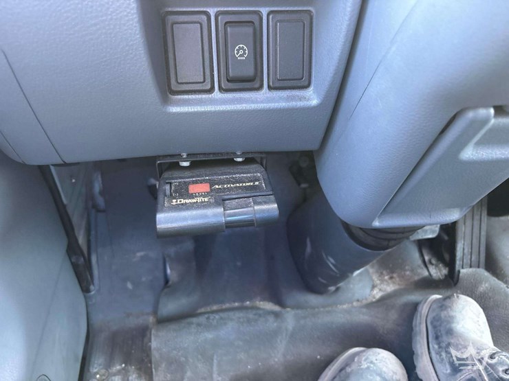 2007-mitsubishi-fuso-fe84d-image-12