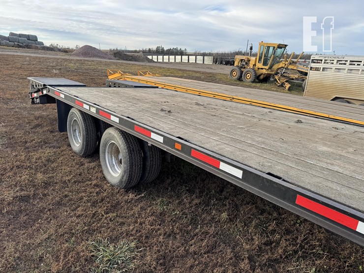 2014-finish-line-30ft-flatbed-image-13