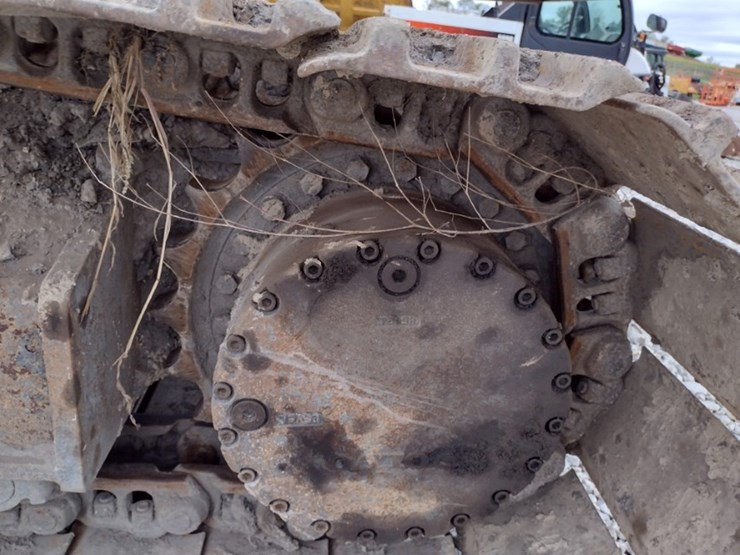 volvo-ec220e-lr-image-36