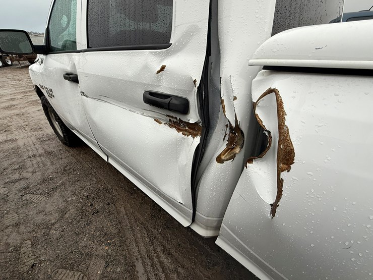 2019-dodge-1500-image-28