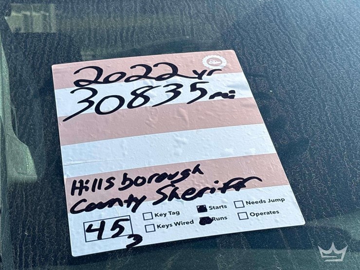 2022-chevrolet-silverado-1500-4x4-crew-cab-pickup-truck-image-32