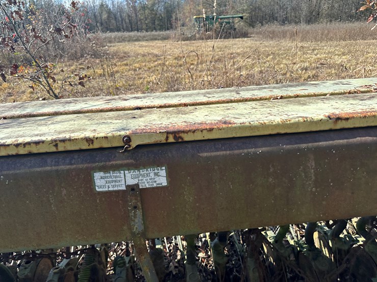 john-deere-12-image-14