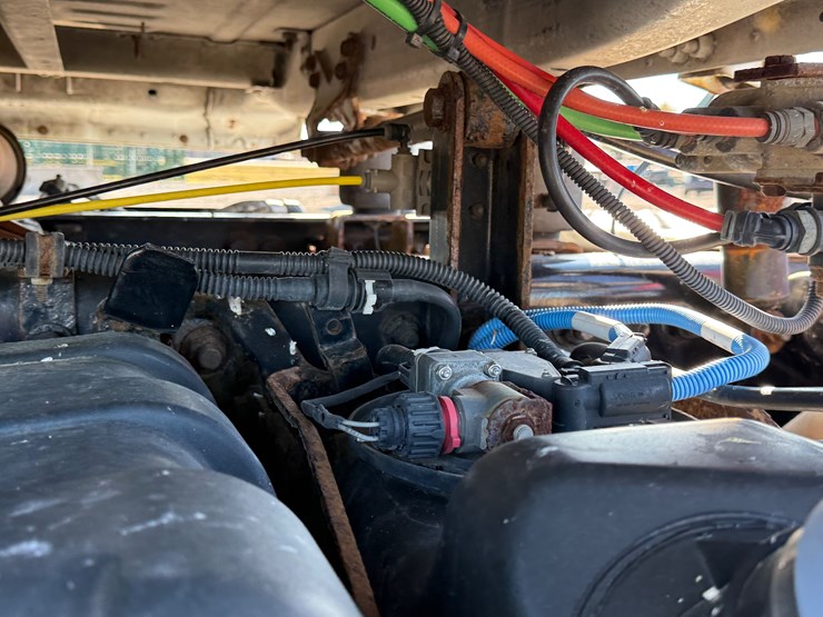 2018-freightliner-cascadia-125-image-37