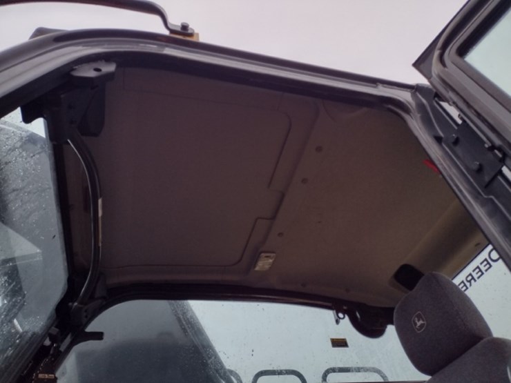 deere-200-lc-image-13