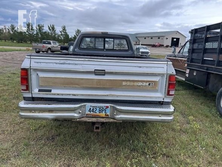 1987-dodge-150-image-3