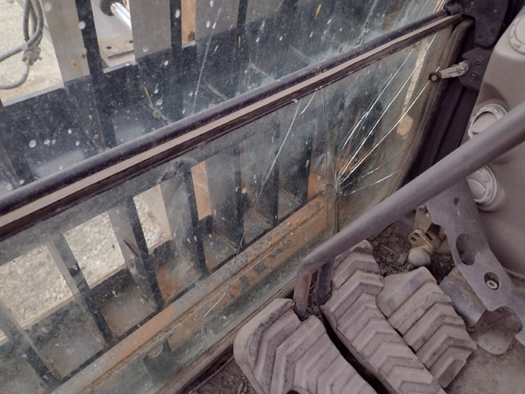 volvo-ec220e-lr-image-9