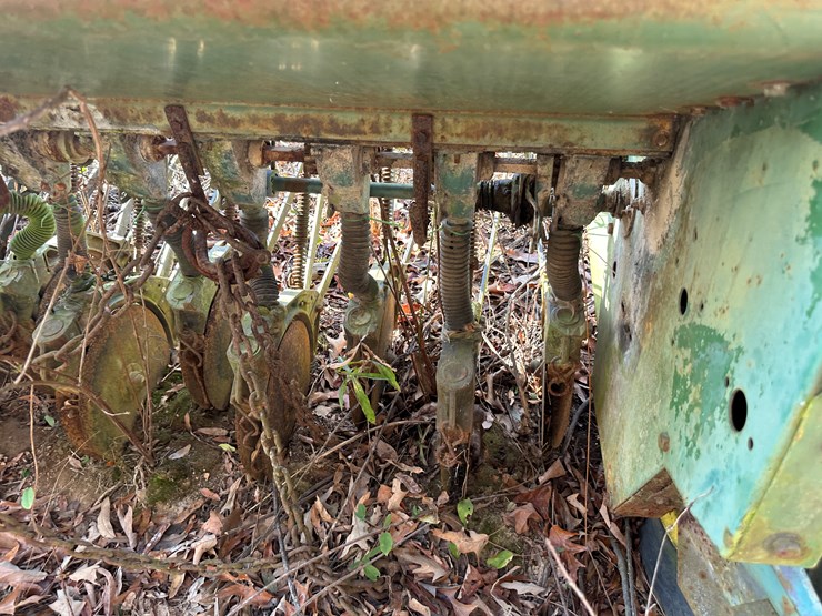 john-deere-12-image-10