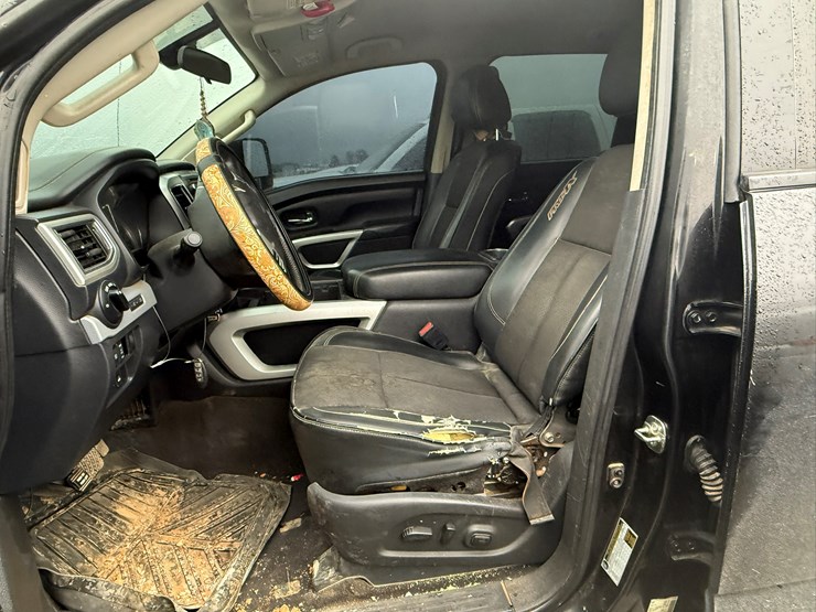 2017-nissan-titan-image-30