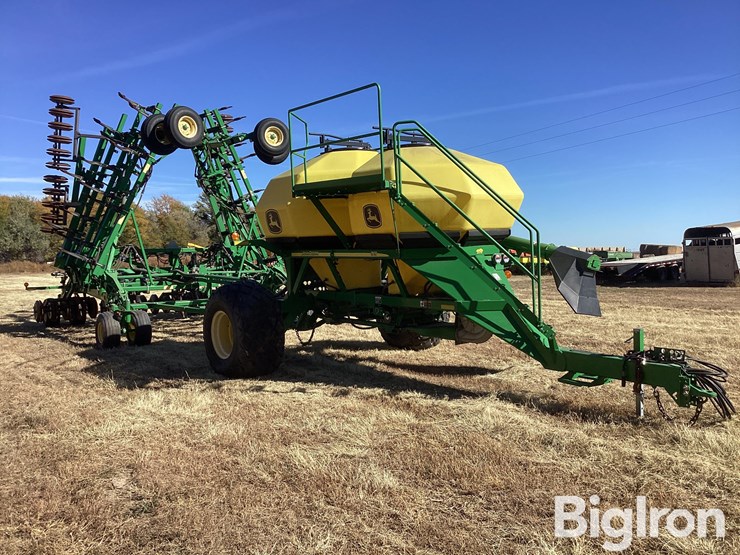 john-deere-1830-image-3