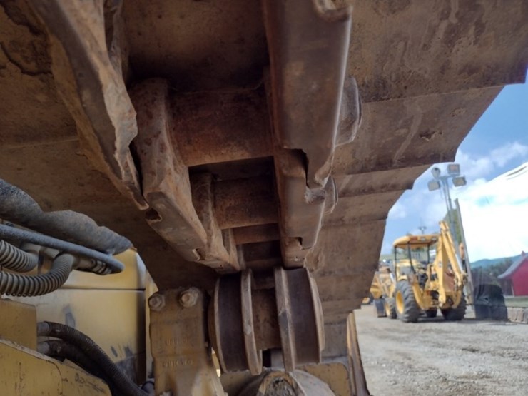 15-caterpillar-d6n-xl-image-39