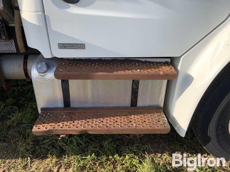 freightliner-m2-106-image-16