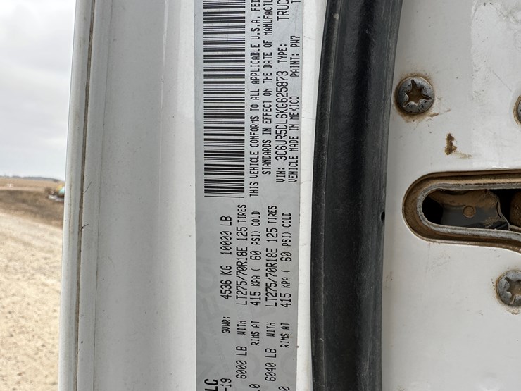 2019-dodge-2500-image-8