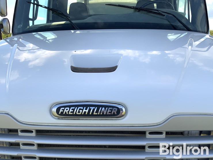 freightliner-m2-106-image-13
