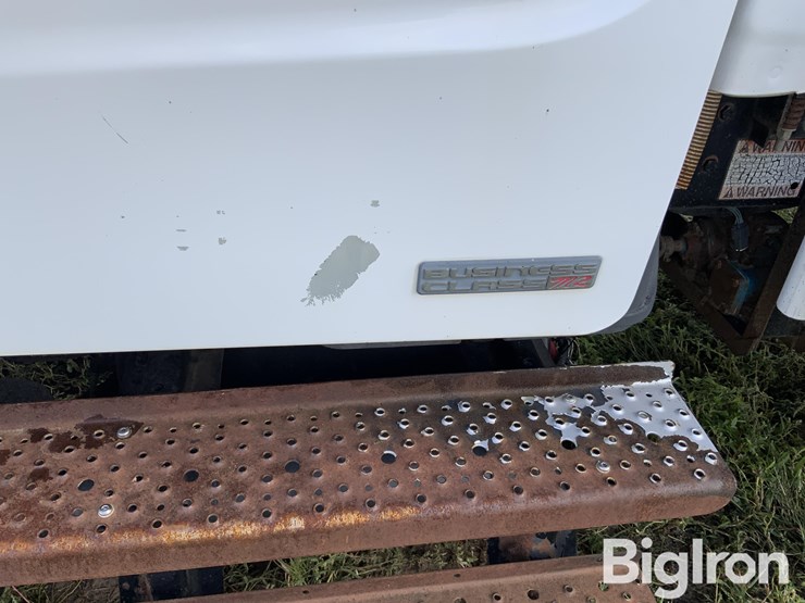 freightliner-m2-106-image-9