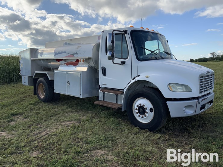 freightliner-m2-106-image-3