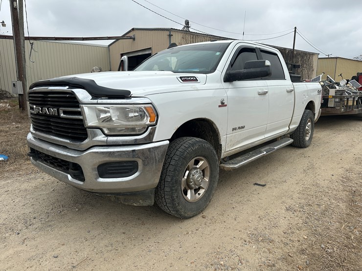 2019-dodge-2500-image-1