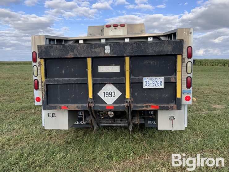 freightliner-m2-106-image-6