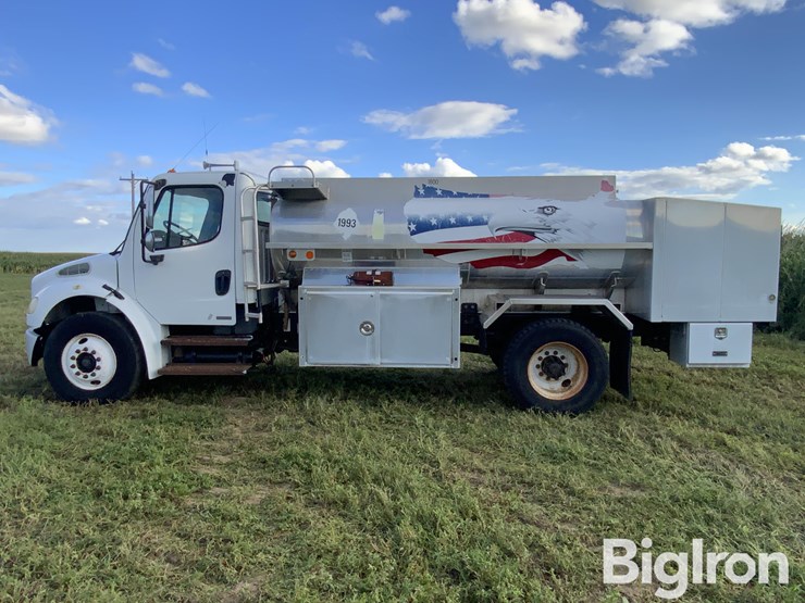 freightliner-m2-106-image-8