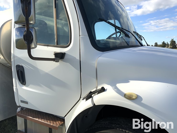 freightliner-m2-106-image-15