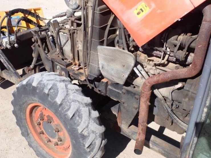 2008-kubota-m7040d-image-26