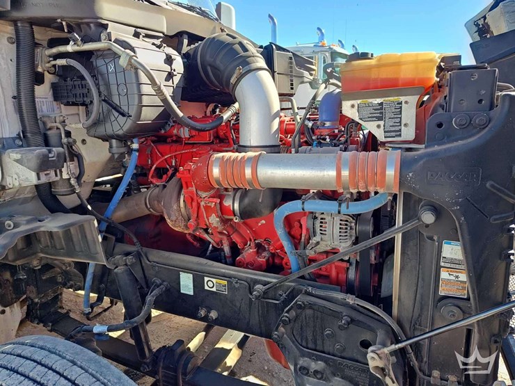 2015-peterbilt-389-image-13