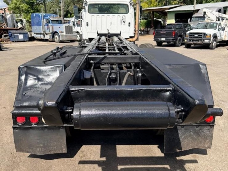 2012-freightliner-m2-112-medium-duty-roll-off-truck-image-22