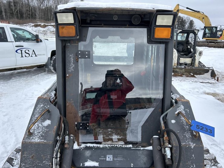 new-holland-ls180-image-35