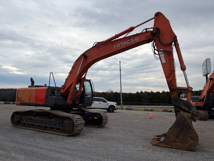 2013-hitachi-zx290-lc-5b-image-2