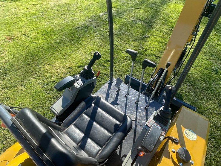 #412-•-2025-agt-industrial-mini-excavator-(cedar-grove,-wi)-image-44