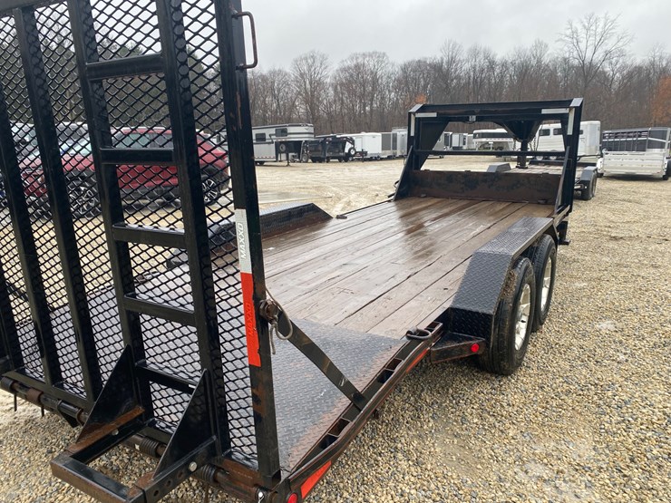 #310-•-2016-maxx-d-gooseneck-(helenville,-wi)-(has-wi-title)-image-3