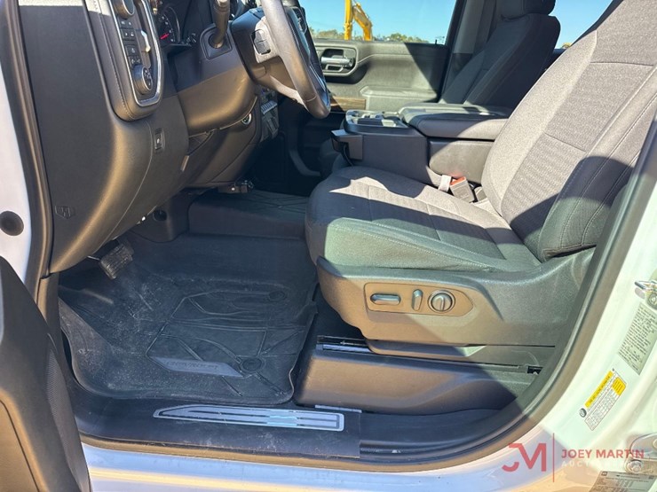 2022-chevrolet-silverado-1500-lt-image-29