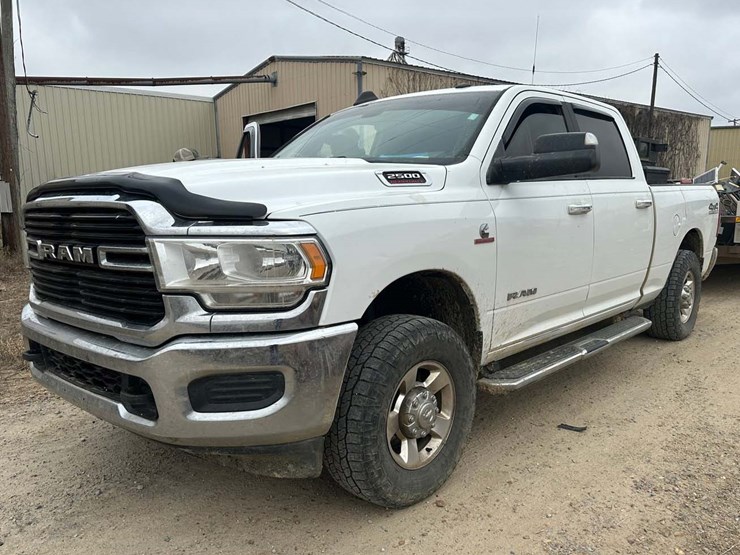 2019-dodge-2500-image-1