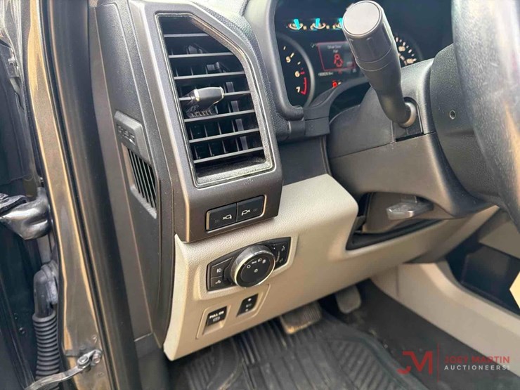 2020-ford-f150-xlt-image-49