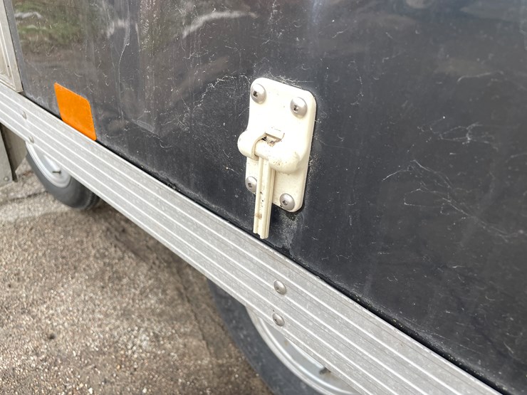 #1397-•-2001-karavan-expedition-trailer-(no-title)-(of)-image-81