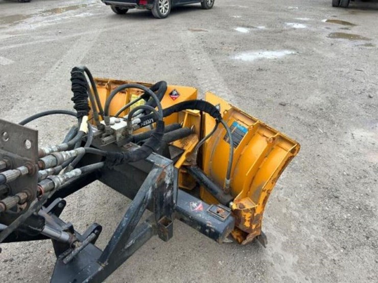 2008-kubota-m7040d-image-28