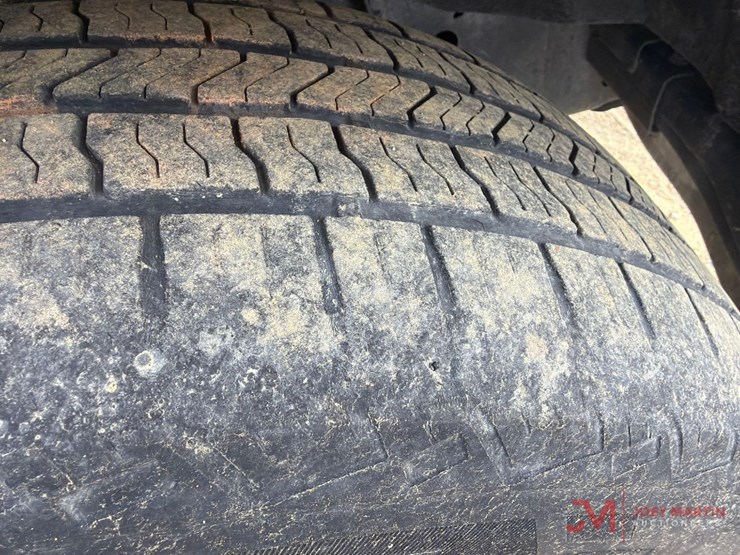 2020-ford-f150-xlt-image-14