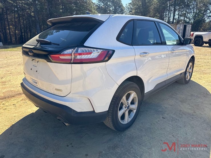 2020-ford-edge-se-image-3
