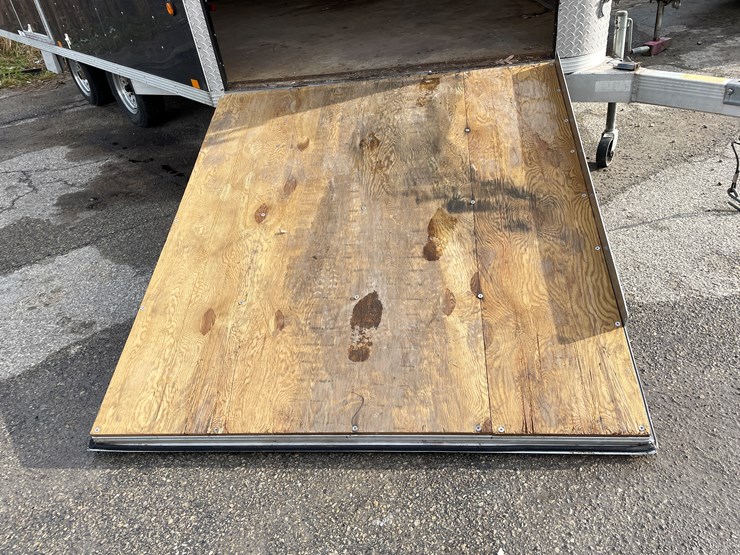 #1397-•-2001-karavan-expedition-trailer-(no-title)-(of)-image-29