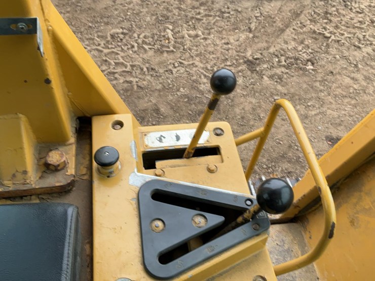 caterpillar-953b-image-20