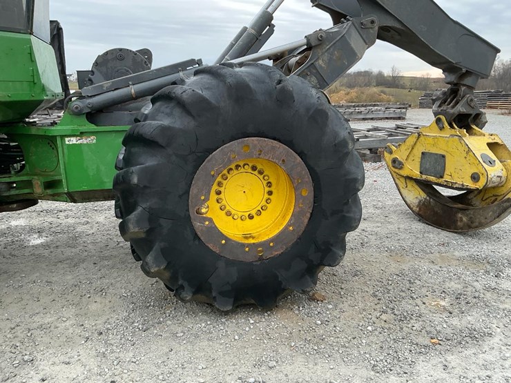 2016-deere-648l-image-26