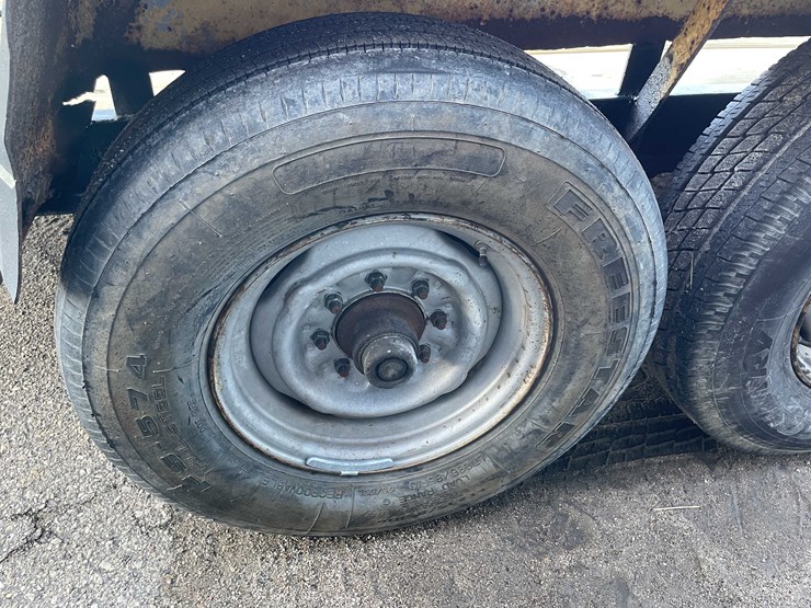 #1394-•-17'-tilt-deck-(no-title)-(of)-image-8